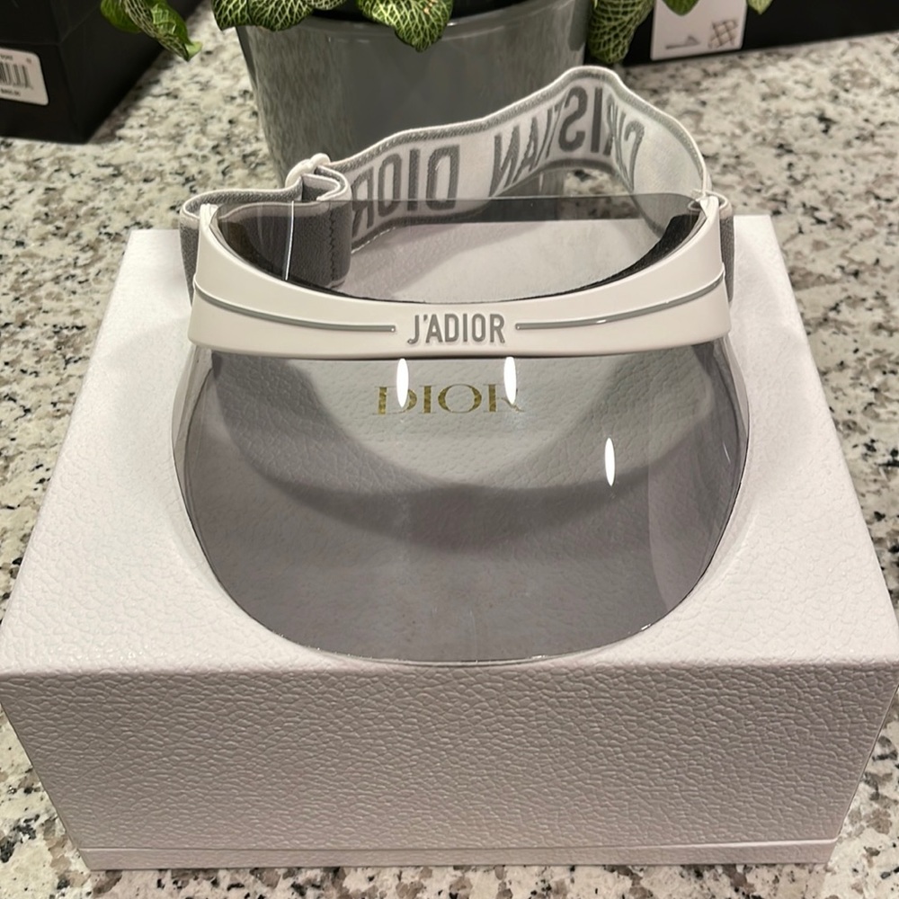 Dior Visor in grey / white